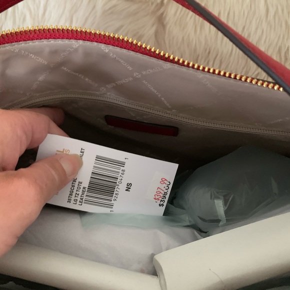 MICHAEL KORS TOTE & WRISTLET. SCARLET. NWT… - Picture 14 of 16